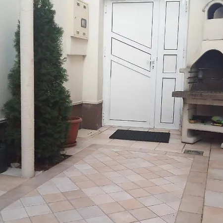 Pupa 120 M2 Center Апартаменты