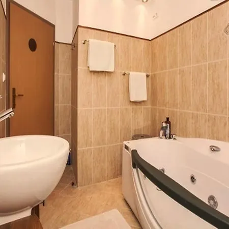 120 M2 Center Apartment